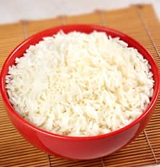 How to make Puerto Rican white rice - FoodieZoolee