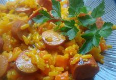 Arroz con Salchichas<br>Rice with Sausages