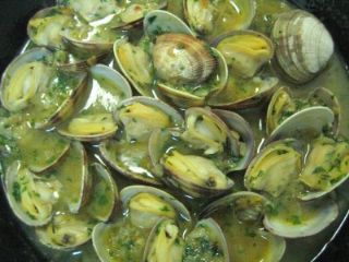Almejas en<br>salsa verde